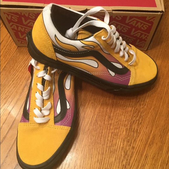 banana flame vans